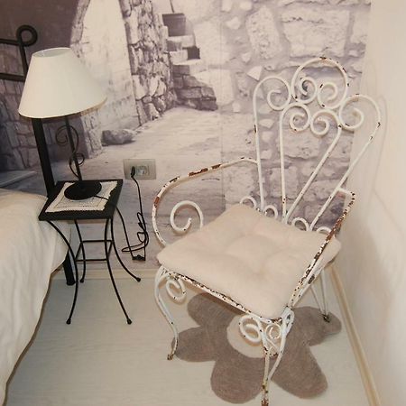 Studio Apartment For 2 Adults And 1 Child Makarska Esterno foto