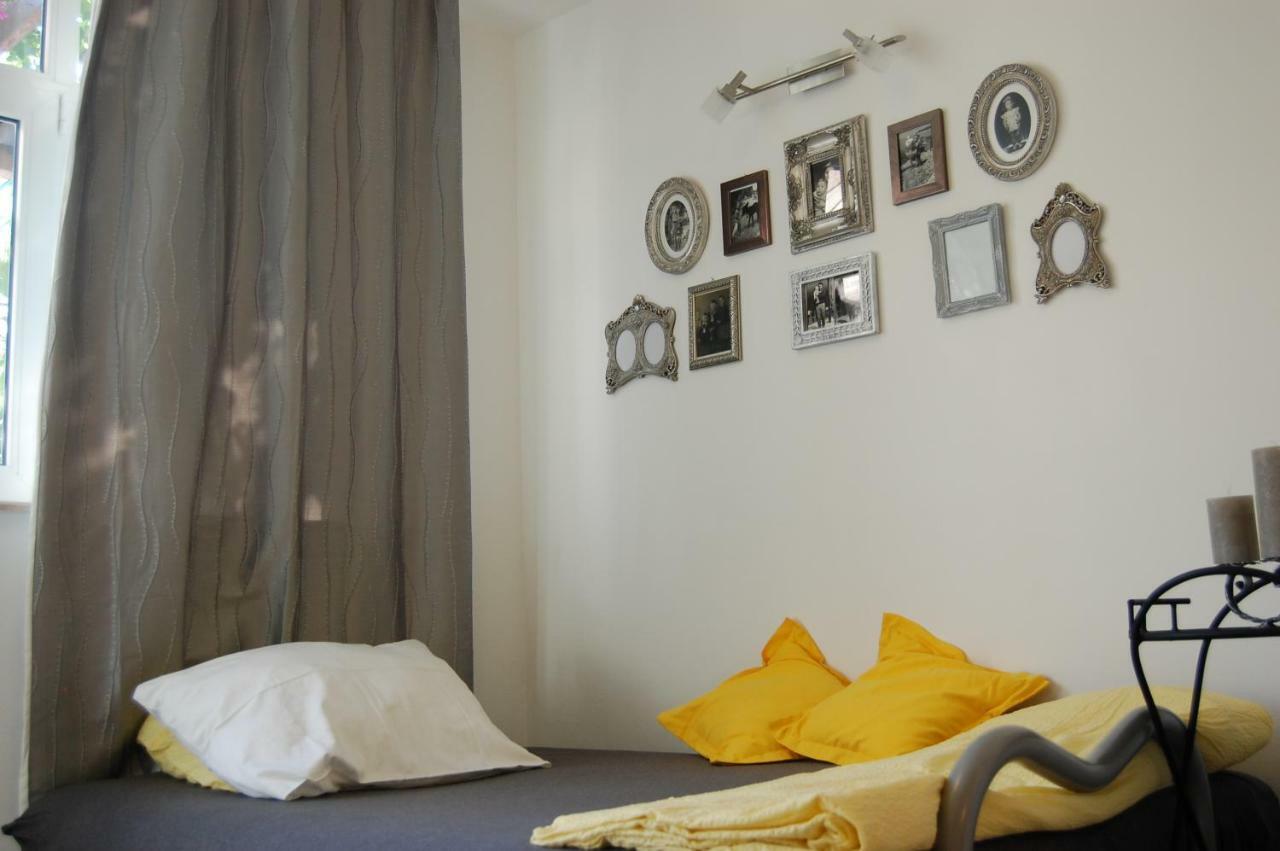Studio Apartment For 2 Adults And 1 Child Makarska Esterno foto