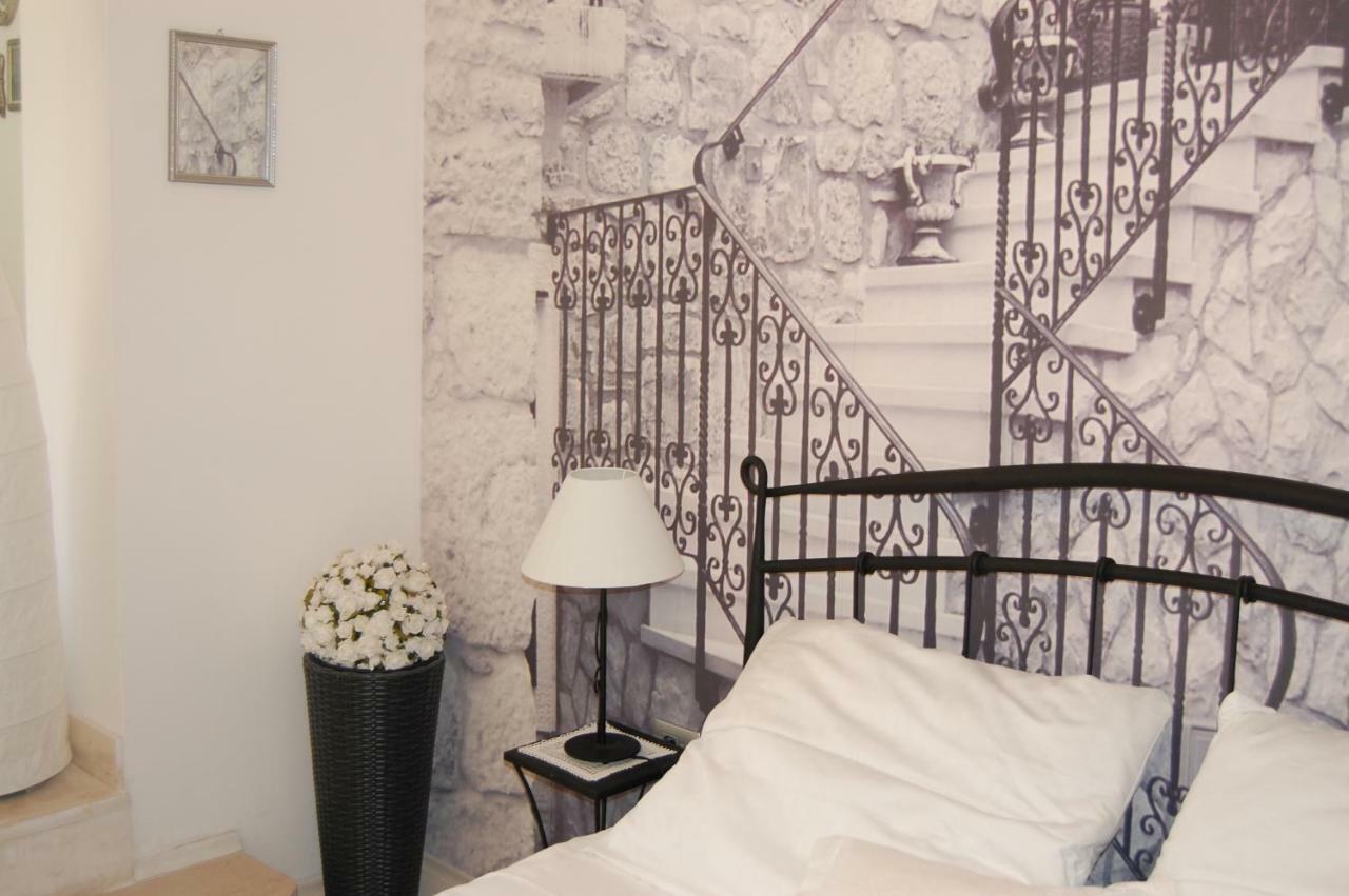 Studio Apartment For 2 Adults And 1 Child Makarska Esterno foto